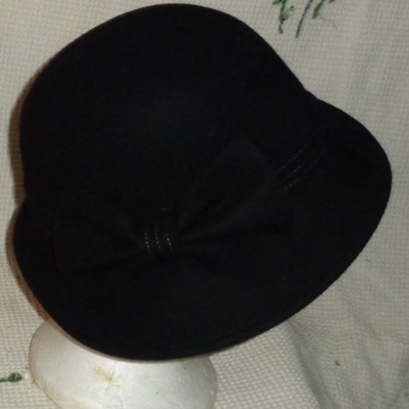 SOLD!!! SOLD!!!!! COLLECTIONEIGHTEEN BLACK CLOCHE HAT-ONE SIZE FITS MOST- - Picture 3 of 5